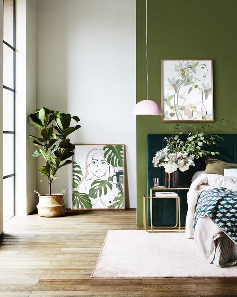 dormitorio con pared de color verde pistacho