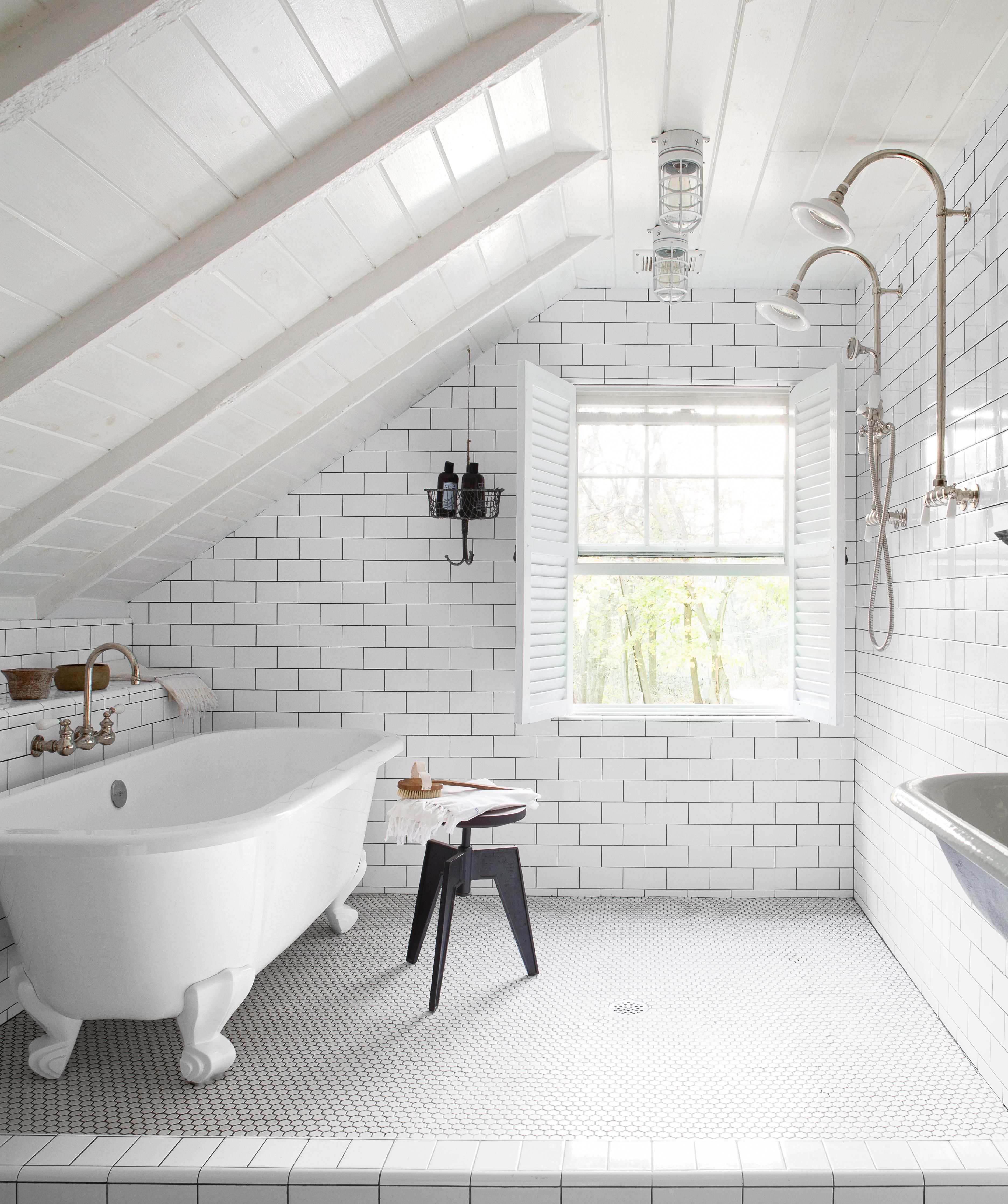 modern bathroom with clawfoot tub