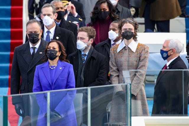 joe biden a prêté serment en tant que 46e président des États-Unis lors de la cérémonie d'inauguration au capitole américain