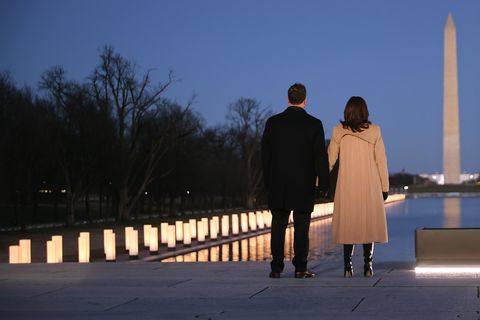 covid 19 memorial service held in washington on the eve of biden's inauguration