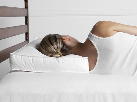 Parachute's Side-Sleeper Down and Down-Alternative Pillow Review
