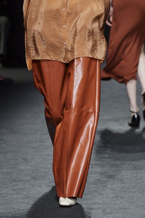 tendenze moda primavera estate 2021 pantaloni a palazzo