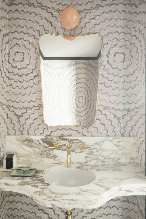 34+ Beautiful Wallpapered Bathrooms