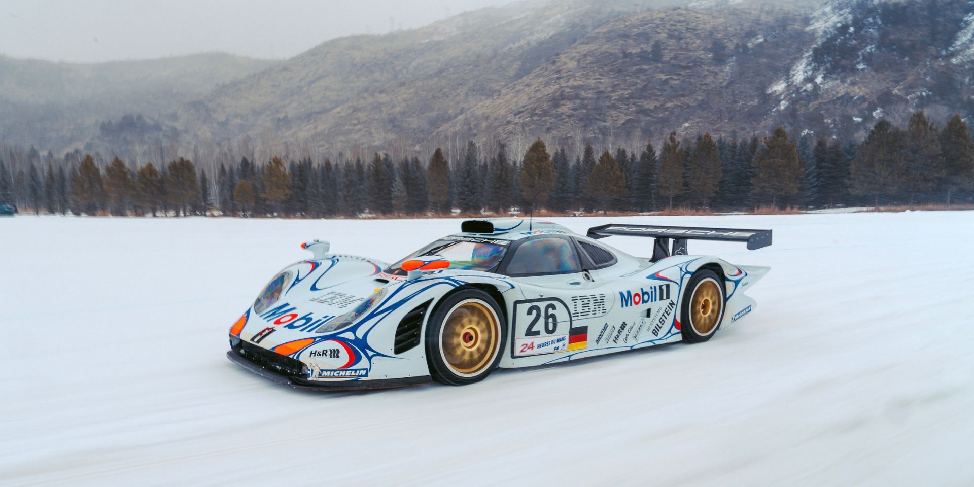 Le Mans-Winning Porsche 911 GT1 Races on Ice