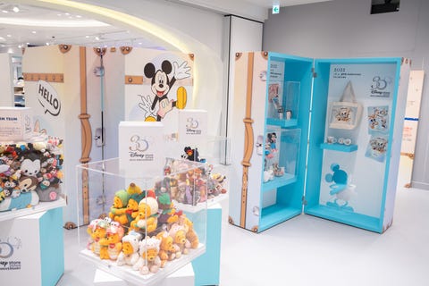 30周年を迎えたディズニーストアが全国でイベントを開催 懐かしのアイテム展示や限定グッズも登場 30周年を迎えたディズニーストアが全国でイベントを開催 懐かしのアイテム展示や限定グッズも登場