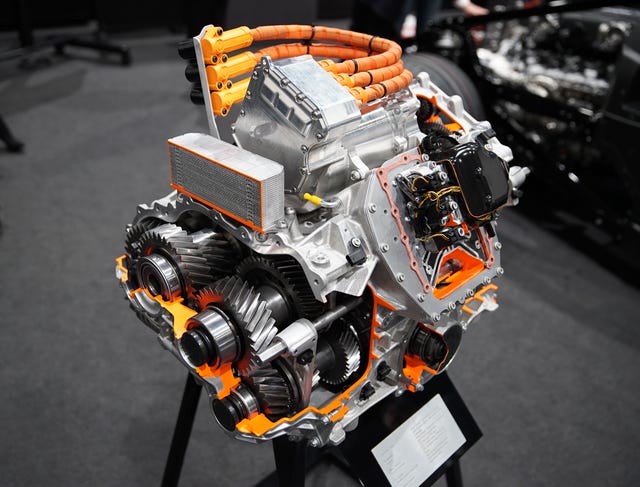 Lamborghini’s New Transverse DCT Is an Engineering Marvel Lamborghini’s New Transverse DCT Is an Engineering Marvel