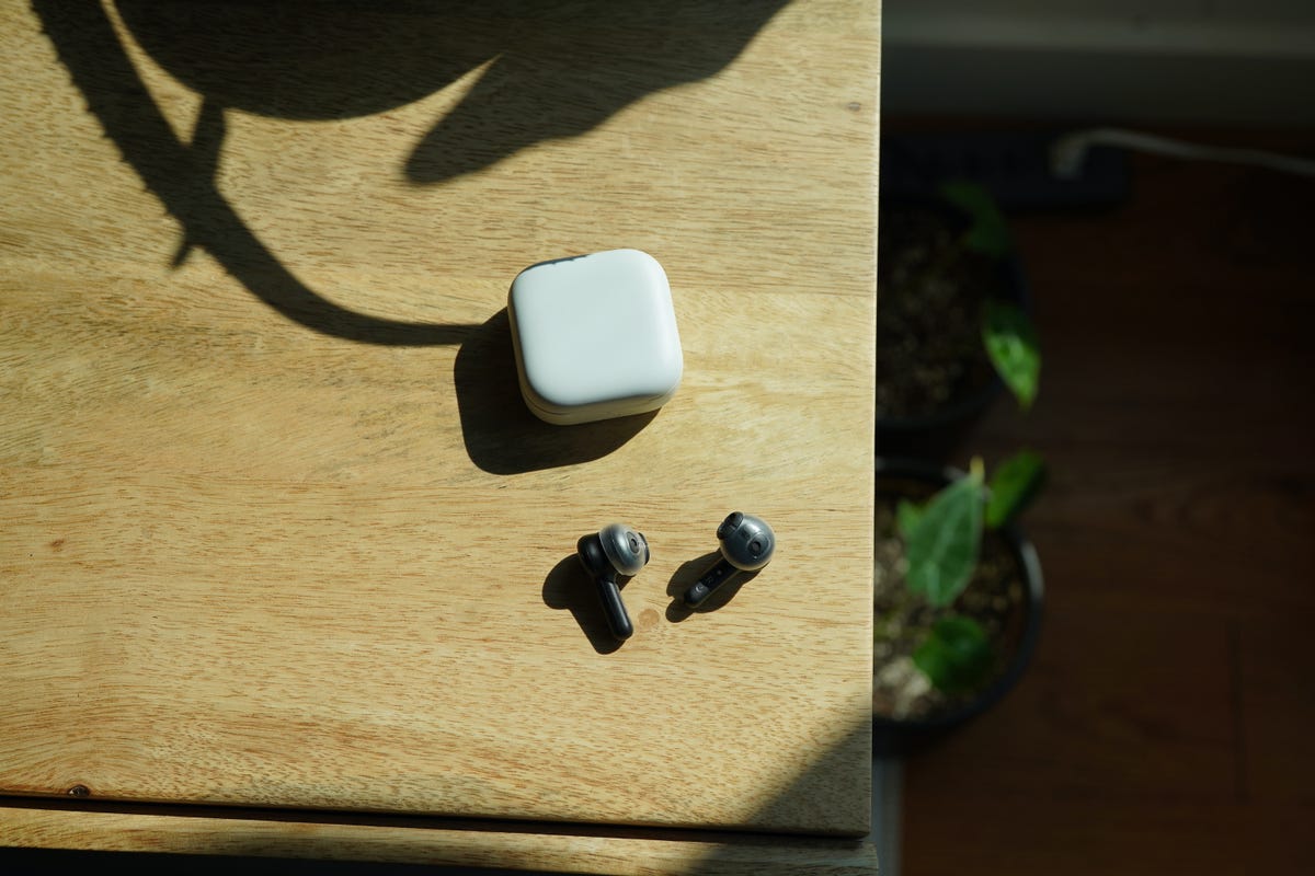 Amazon Echo Buds Review: The New King of AirPod Knockoffs