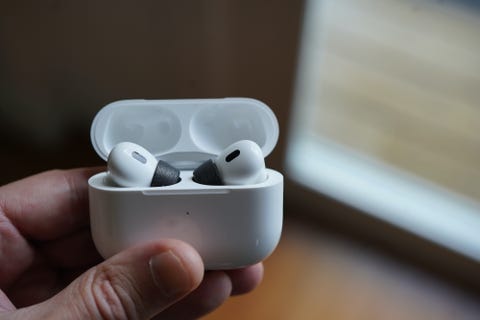 airpod'lar ipuçlarına uyuyor