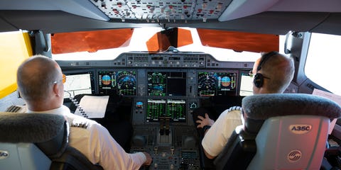 【動画&写真集】世界一巨大な航空機の初フライトの模様を全角度から ― 荘厳な瞬間