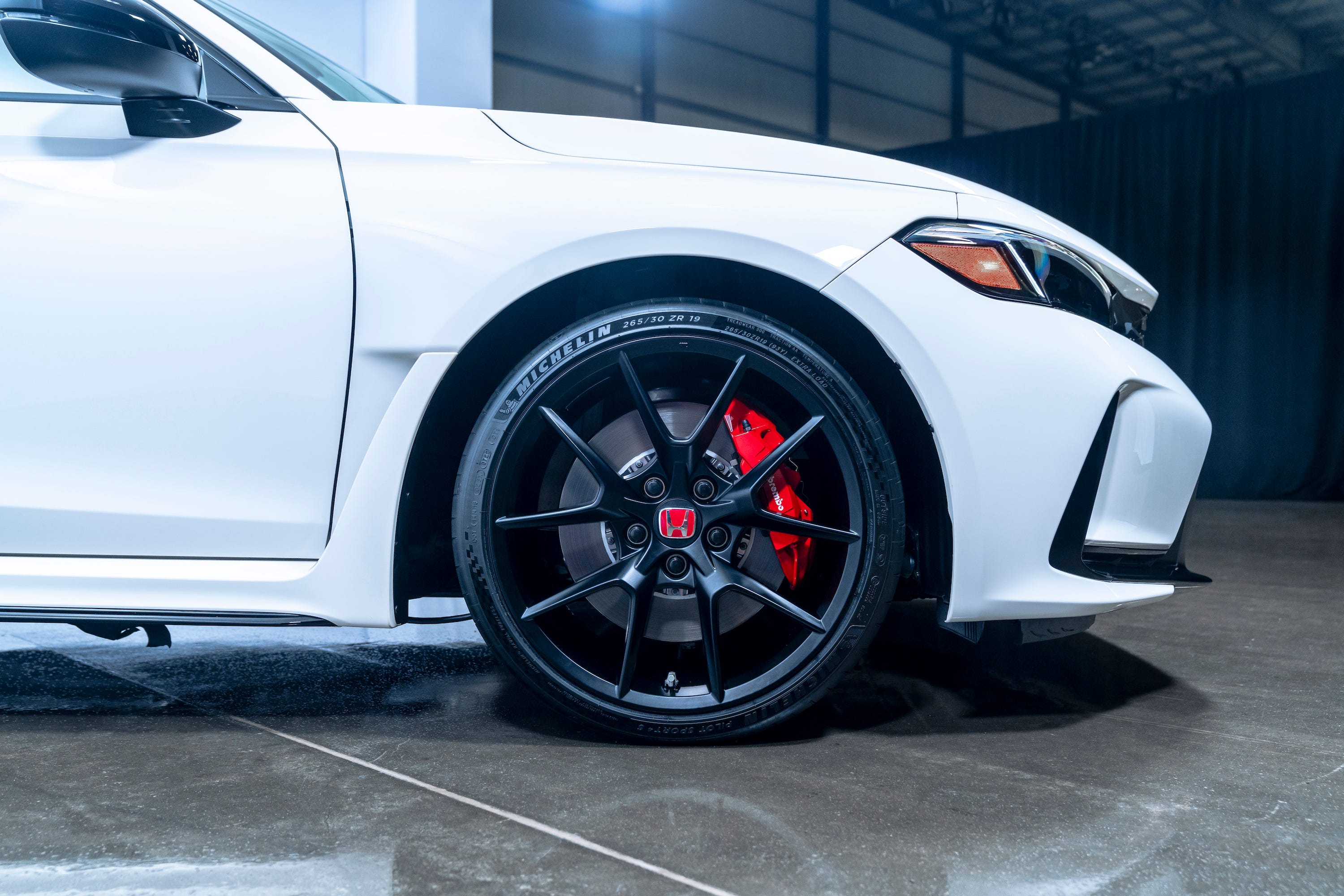 The New Civic Type R Does Something Interesting With Its Wheels