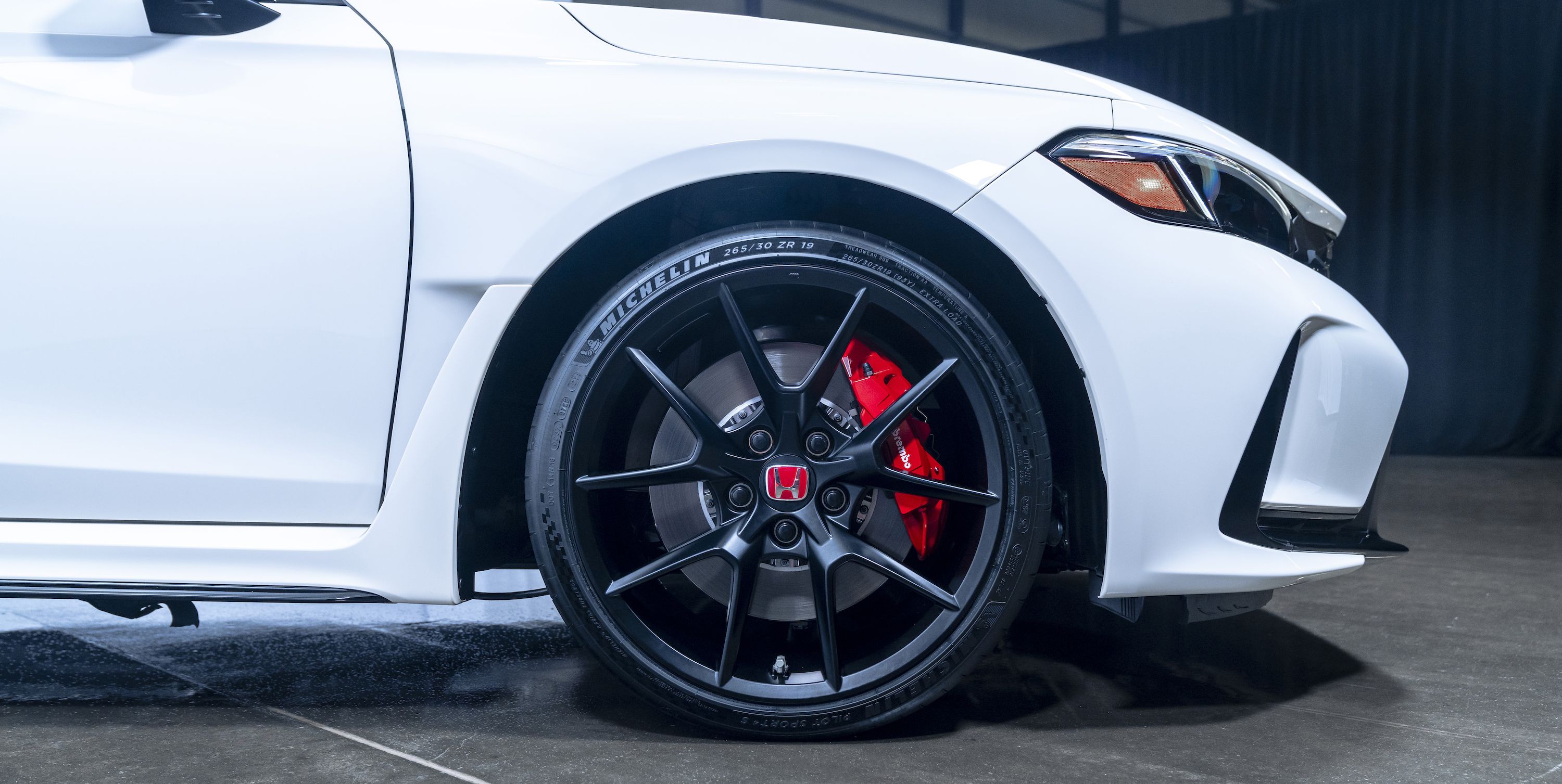 The New Civic Type R Does Something Interesting With Its Wheels