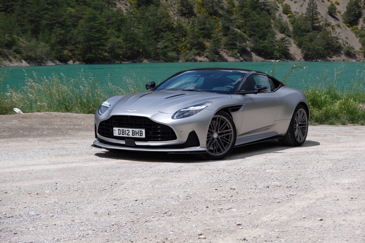 Aston Martin db11 2014