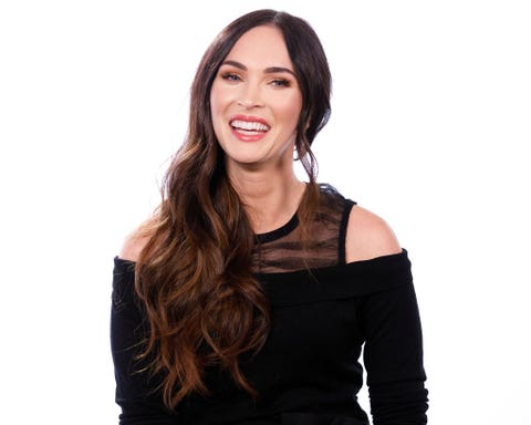 dua lipa looks like megan fox in new pics
