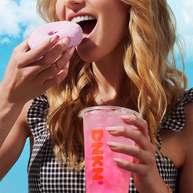 dunkin' lemonade refreshers and berry powdered donuts and munchkins