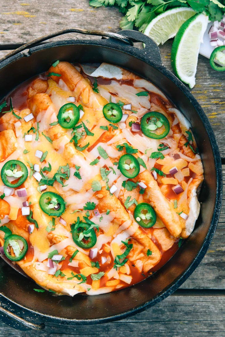 16 Easy Dutch Oven Camping Recipes - Campfire Cooking with a Cast Iron