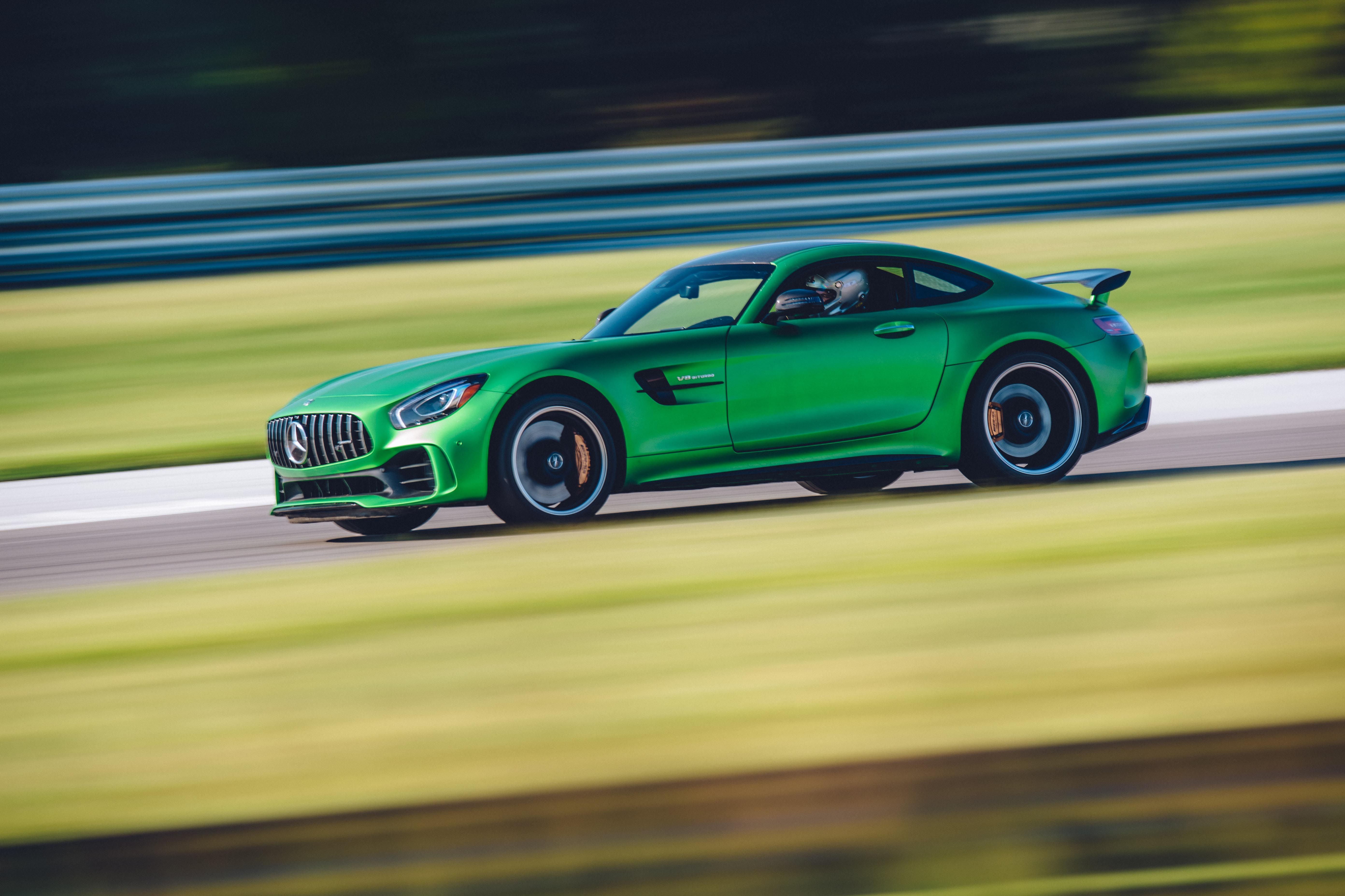 MercedesAMG GTR PRO Is an Even More TrackFocused Machine AutoMoto Tale