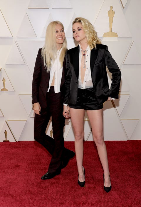 Kristen Stewart y DYlan Meyer de gala en short y pantalón. Foto: ELLE