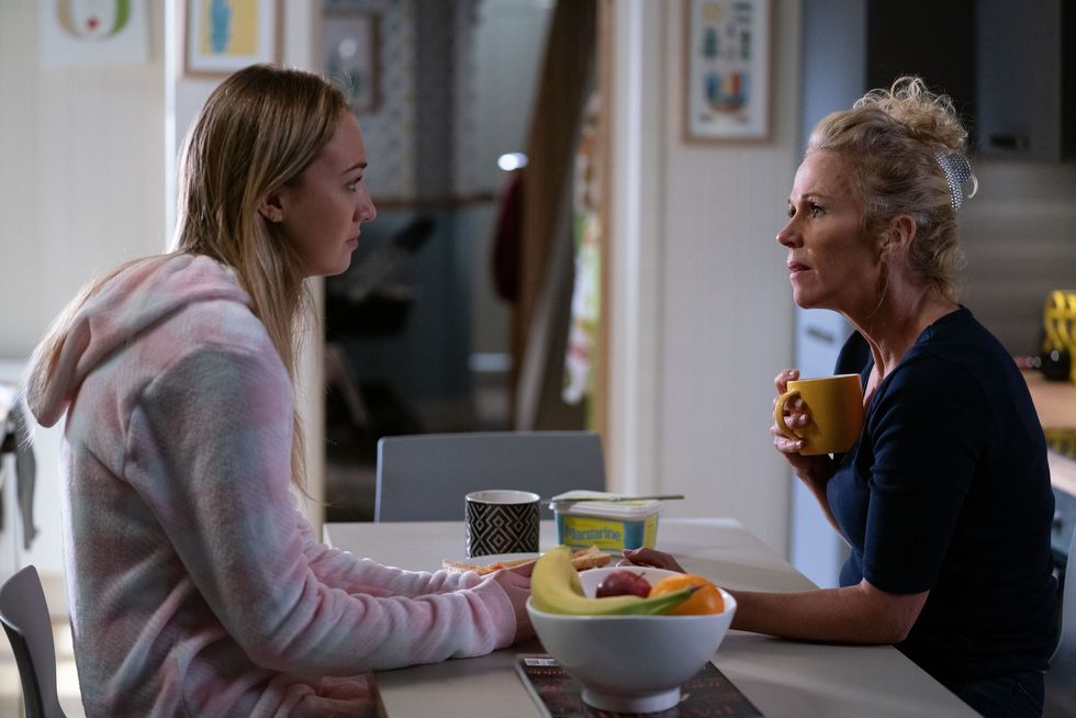 eastenders-2-louise-mitchell-lisa-fowler-1578793042.jpg?crop=1xw:1xh;center,top&resize=980:*