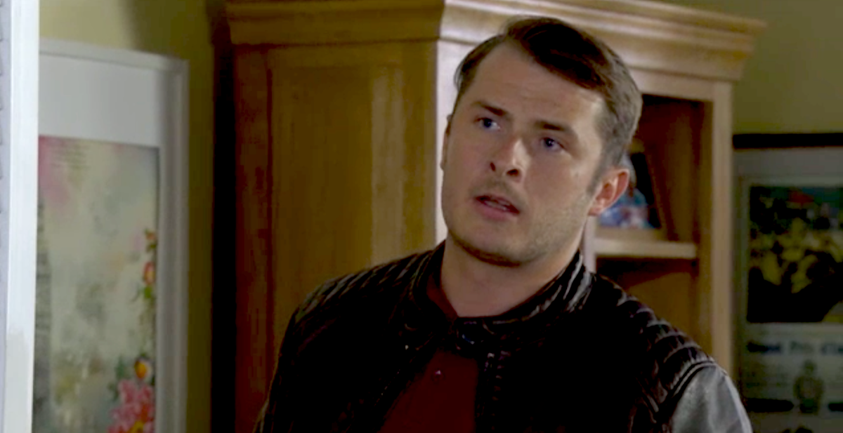 EastEnders spoilers - Ben discovers Ian Beale's betrayal