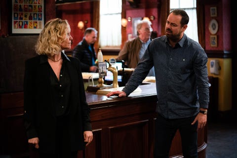 eastenders-janine-butcher-mick-carter-1641553421.jpg?crop=1xw:1xh;center,top&resize=480:*&keepGifs=1