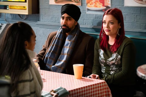 eastenders-kheerat-panesar-whitney-dean-1641553429.jpg?crop=1xw:1xh;center,top&resize=480:*&keepGifs=1