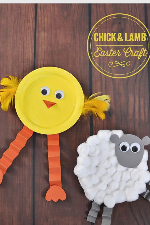 Bricolages de Pâques Poussin et agneau faits à partir d'assiettes DIY avec les enfants
