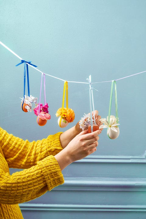 easter garland with eggshells and flower blossoms