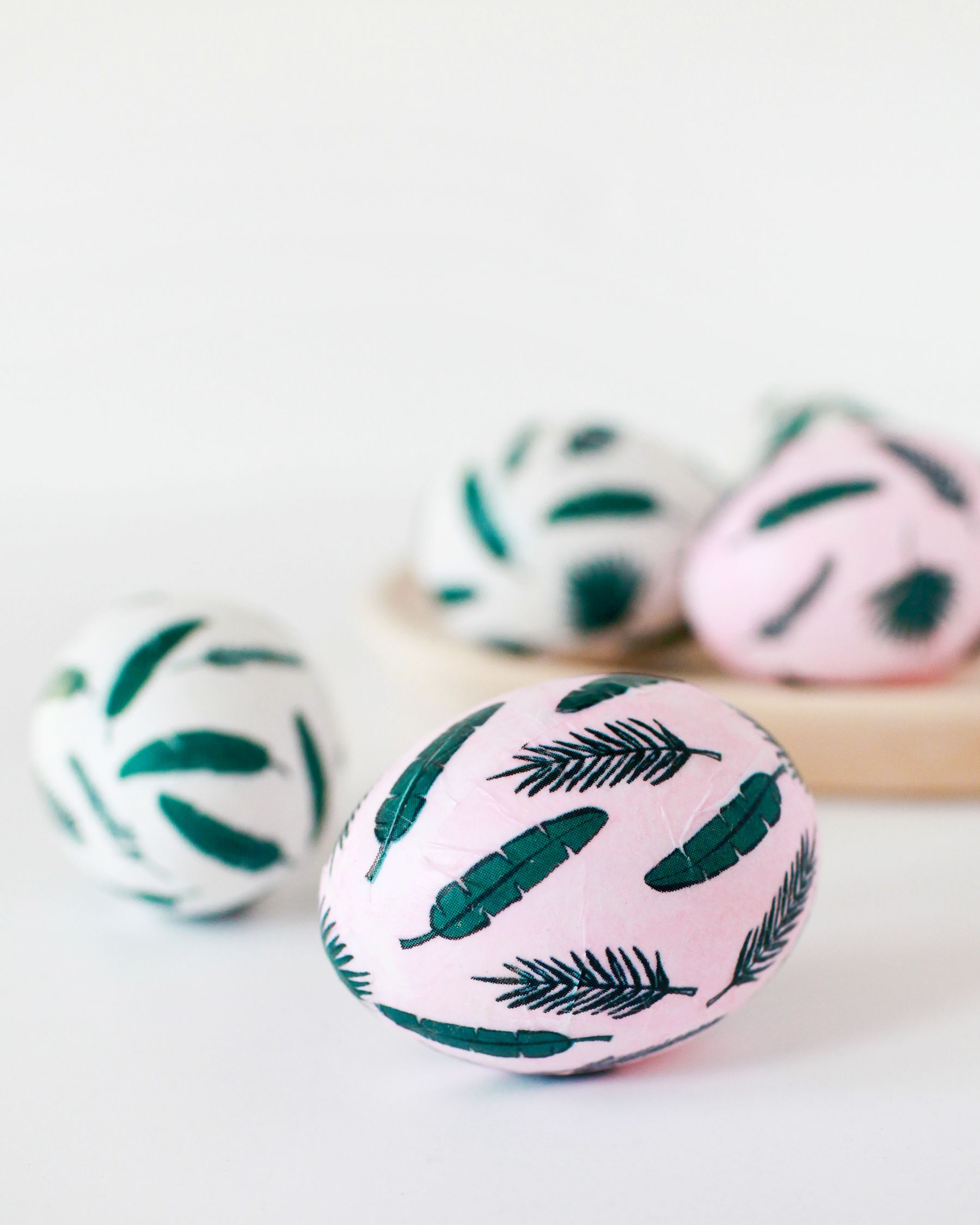 40 Paper EASTER Cocktail Napkins FOLKY EASTER SHELL EGGS