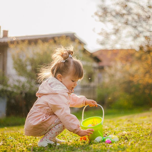 easter egg hunt ideas  little girl with easter egg basket
