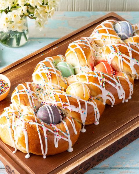 easter bread with glaze and colorful eggs