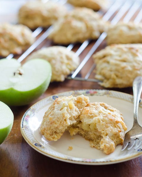 apple cheddar scones