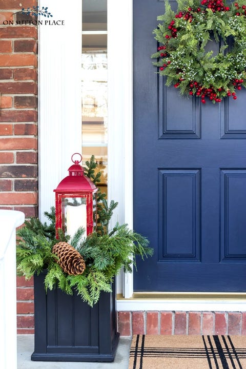 15 Diy Christmas Lantern Ideas How To Decorate A Holiday