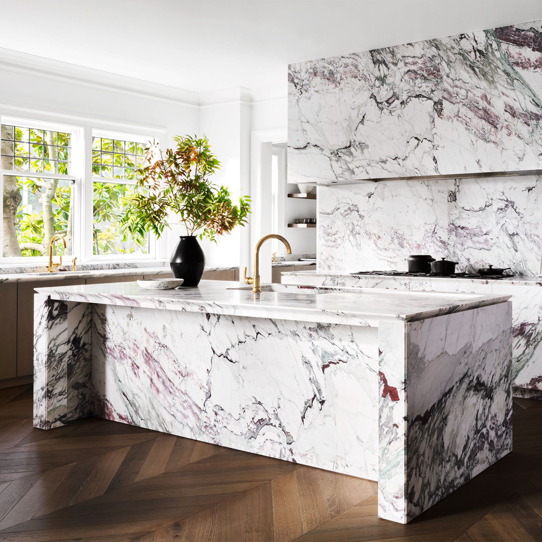 15 Gorgeous Waterfall Countertops That Redefine Luxury