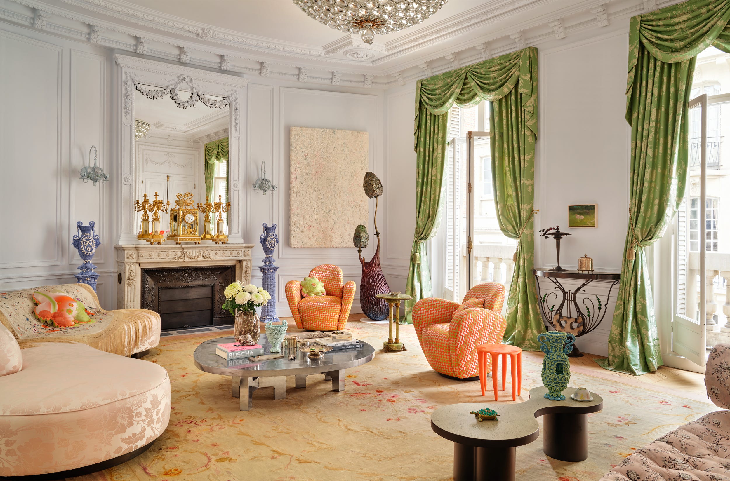 Tour This Color-Drenched Paris Apartment