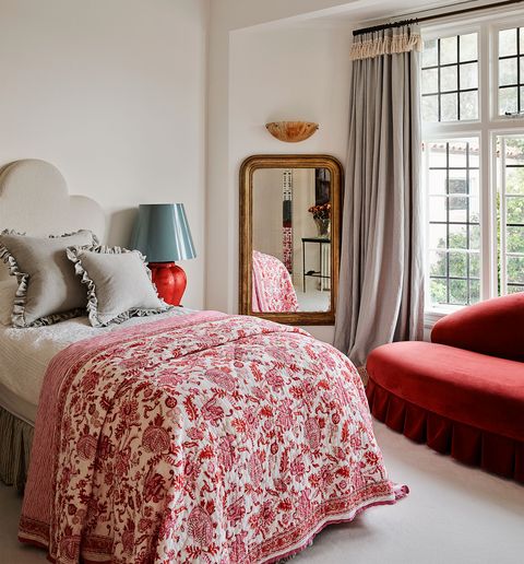 75 Bedroom Ideas How To Decorate A Stunning - Red Decorative Bedroom Ideas