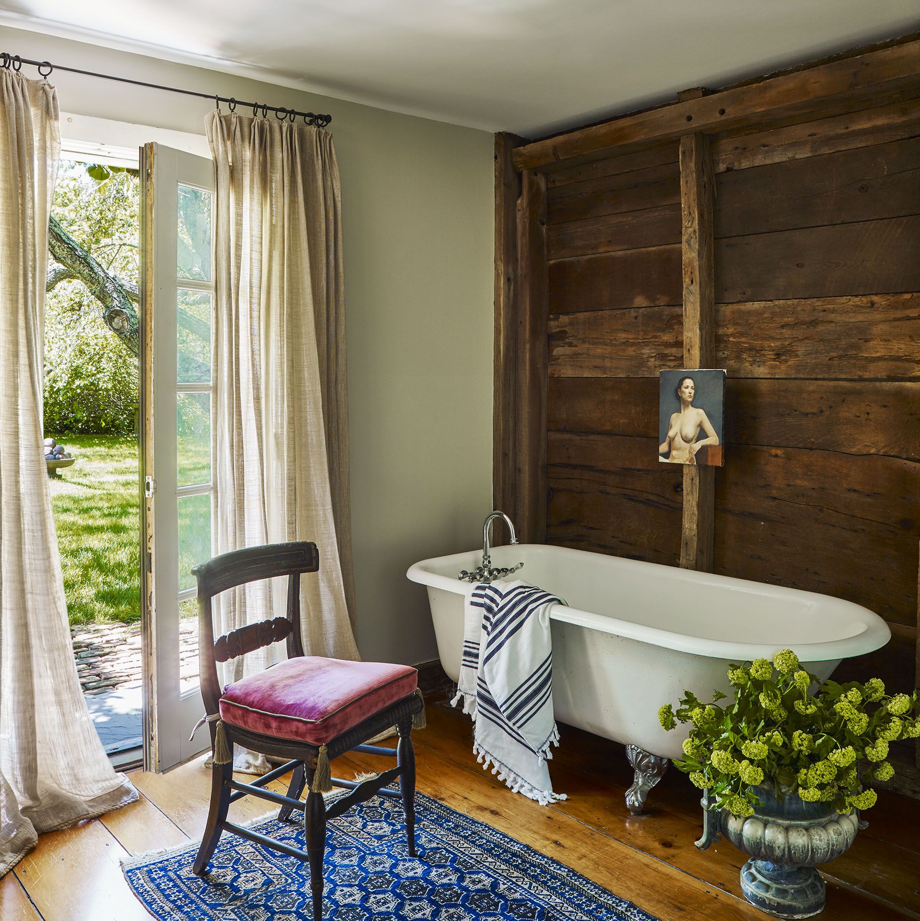 40 Perfect Bathroom Paint Colors, According to Interior Designers