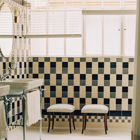 black and white tiled bathroom