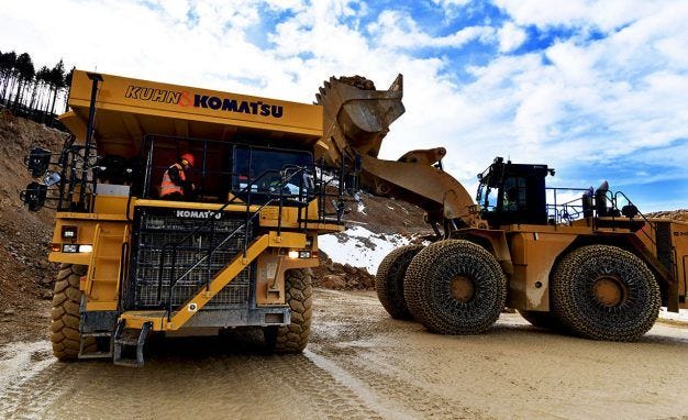 Komatsu Mining Dump Truck Becomes Herculean Ev News Car And Driver