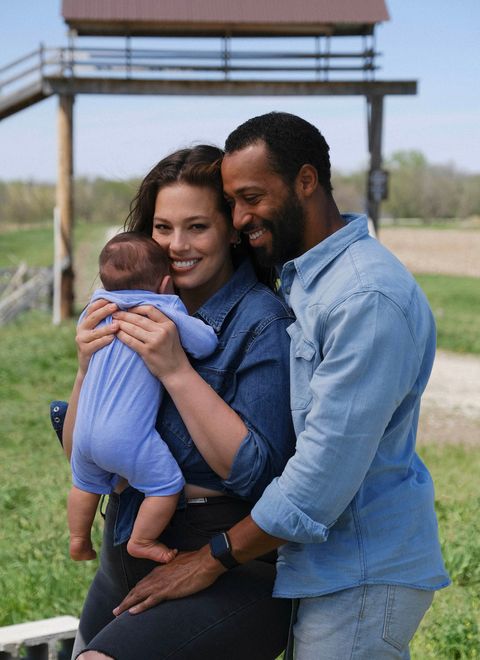 ashley graham with her husband justin ervin and son isaac