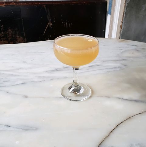 Drink, Yellow, Alcoholic beverage, Champagne cocktail, Classic cocktail, Distilled beverage, Corpse reviver, Juice, Sour, Glass, 