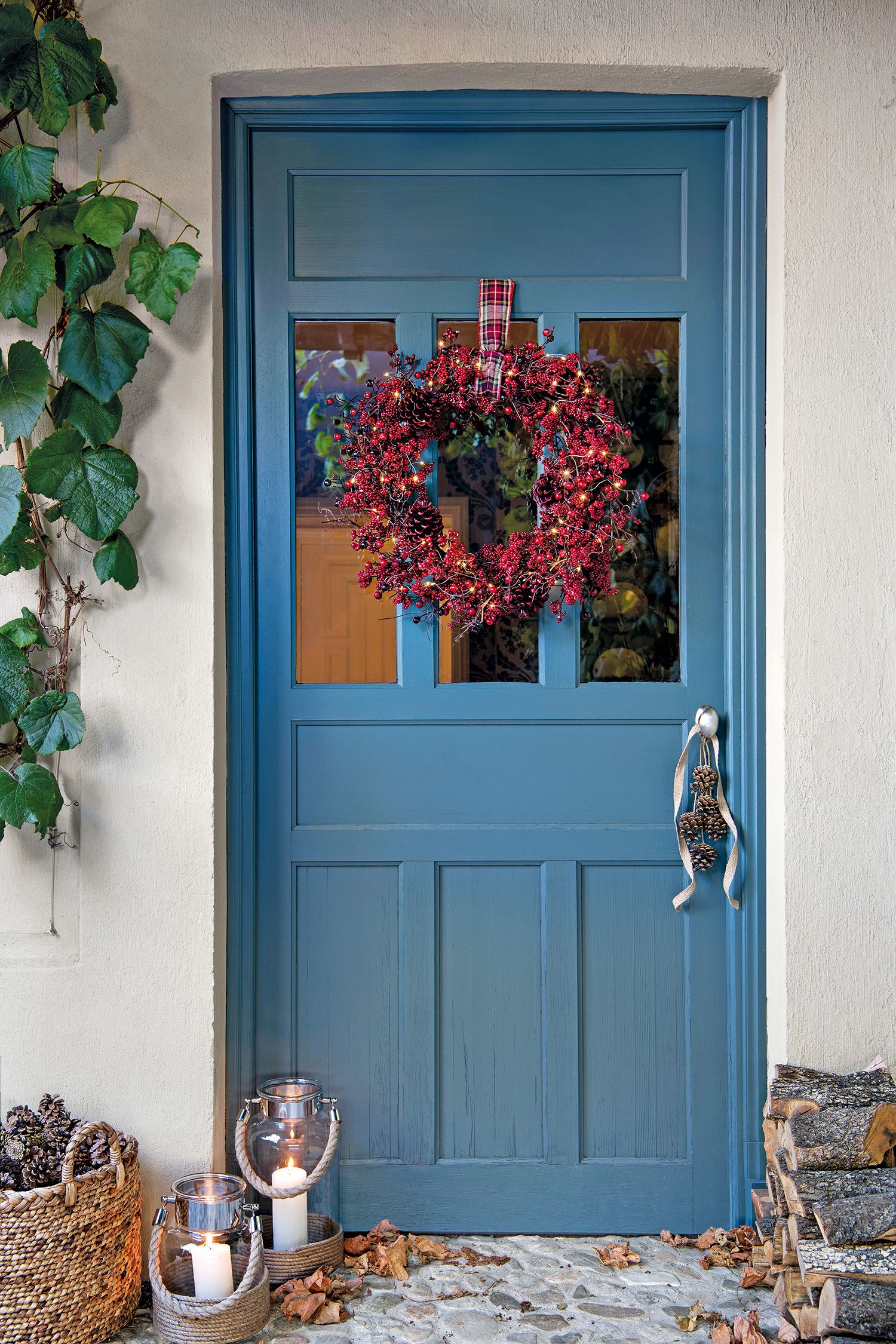 55 ideas con mucho estilo para decorar la puerta en Navidad