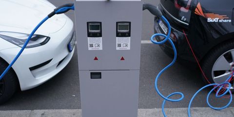 electric cars charging