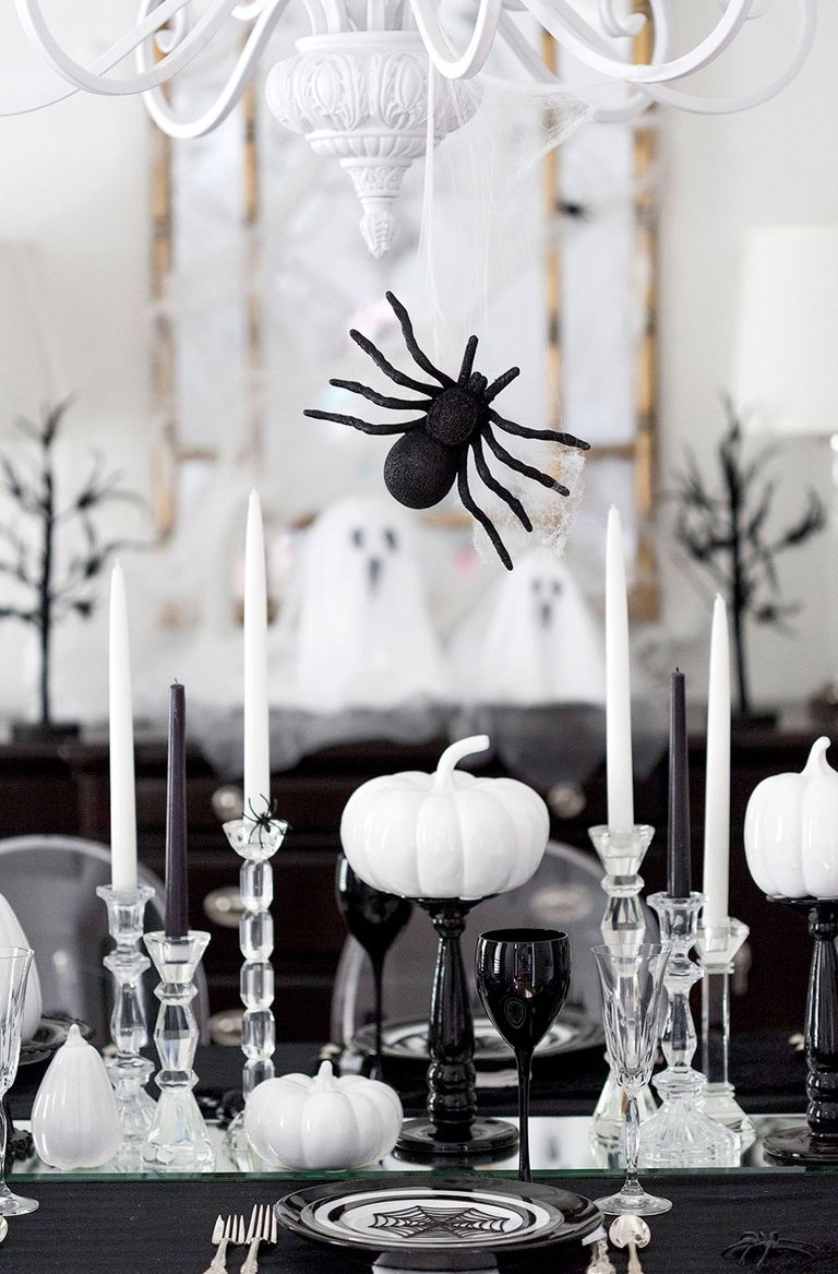 20 Halloween Centerpieces And Table Decorations Diy Ideas For Halloween Themed Tables 