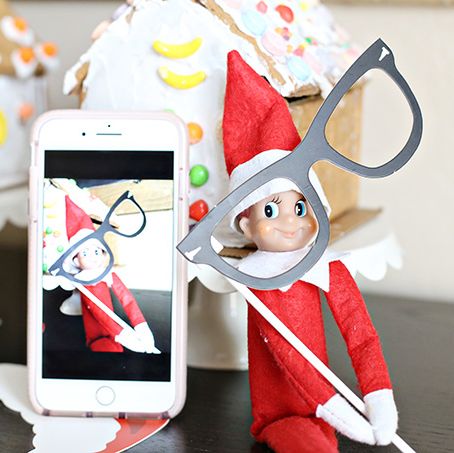 elf selfie in elf on the shelf ideas