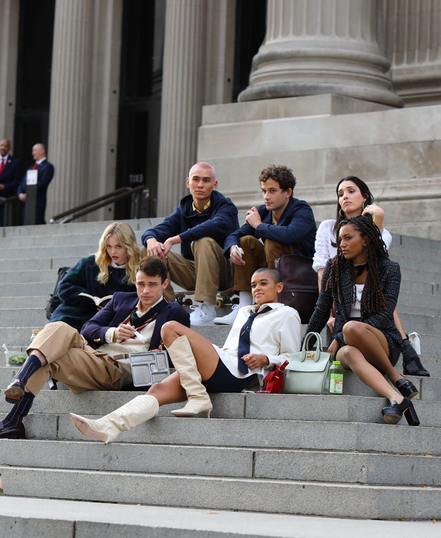 Meet The Cast Of Gossip Girl Reboot Who Are The Characters In Hbo Max S Gossip Girl Reboot