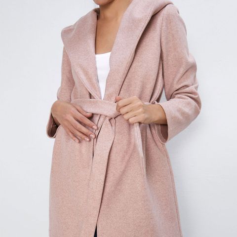 mimar violación Cambiable Por fin es tiempo de llevar este abrigo con capucha de Zara