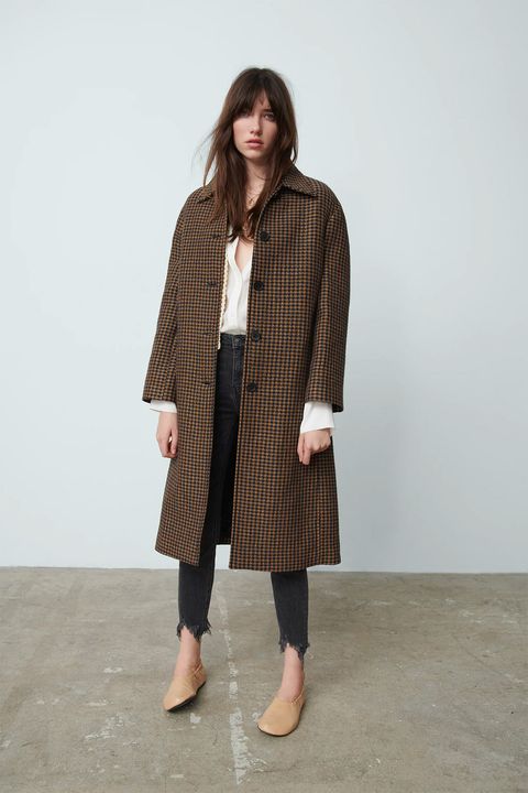 El abrigo masculino de cuadros Zara favorito de las estilistas