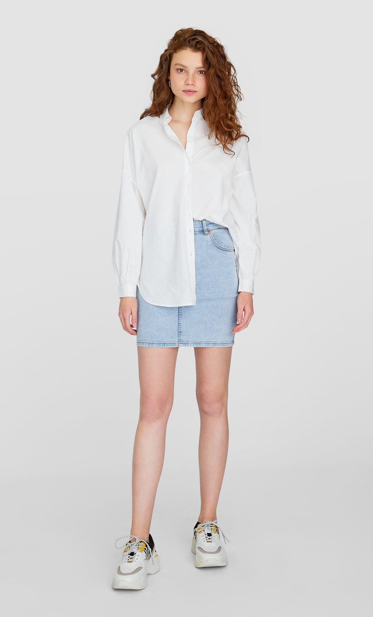 camisa blanca oversize stradivarius