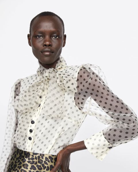La camisa viral de Zara el look de de una estilista talla
