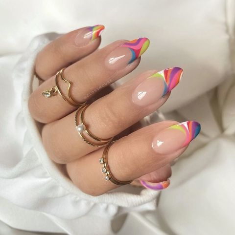 elle french tip nail designs 2022